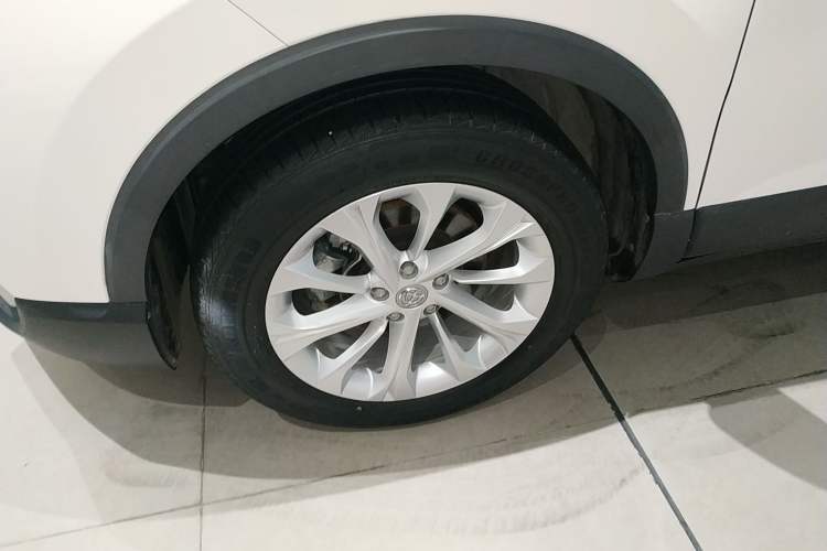 Used Brilliance V3 2017 1.5L Automatic Smart Version Left Front Wheel Hub
