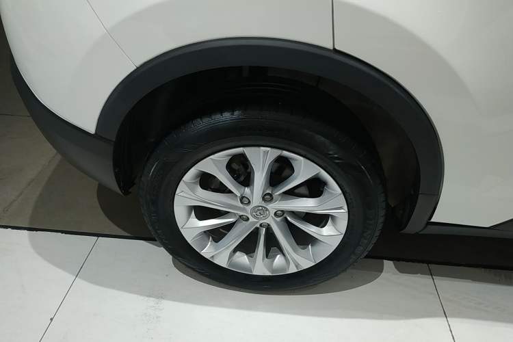 Used Brilliance V3 2017 1.5L Automatic Smart Version Right Rear Wheel Hub