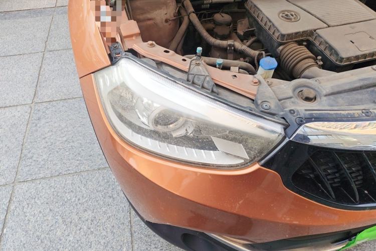 Used Brilliance V3 2015 1.5L Automatic Elite Model Right Front Headlight