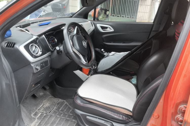 Used Brilliance V3 2015 1.5T Automatic Flagship Model Driver Seat