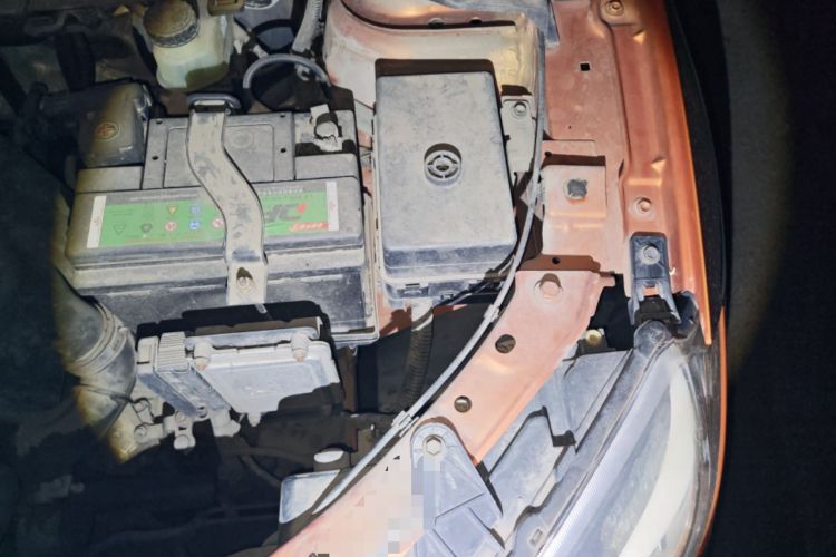 Used Brilliance V3 2015 1.5L Automatic Comfort Edition Engine Bay Left