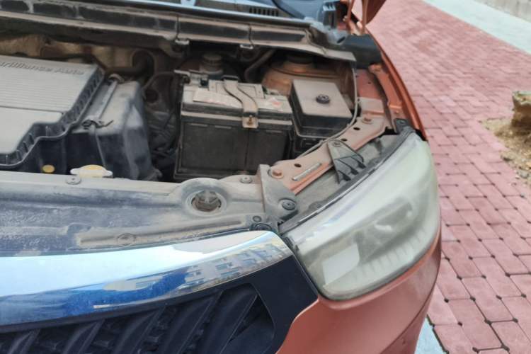 Used Brilliance V3 2015 1.5L Manual Smart Version Engine Bay Left