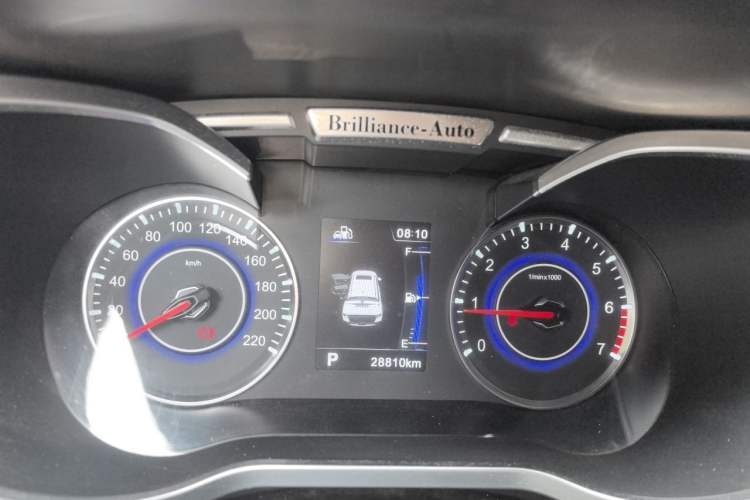 Used Brilliance V3 2015 1.5T Automatic Flagship Model Instrument Cluster