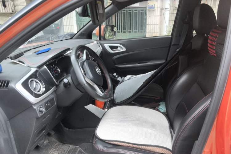 Used Brilliance V3 2015 1.5T Automatic Flagship Model Left Front Seat