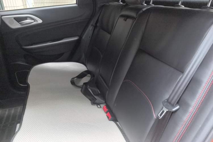 Used Brilliance V3 2015 1.5T Automatic Flagship Model Left Rear Seat
