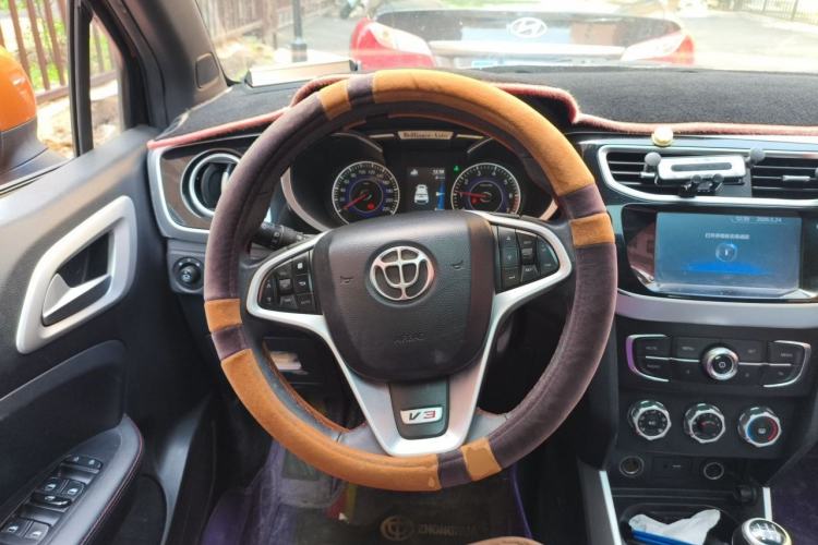 Used Brilliance V3 2015 1.5L Manual Smart Version Steering Wheel