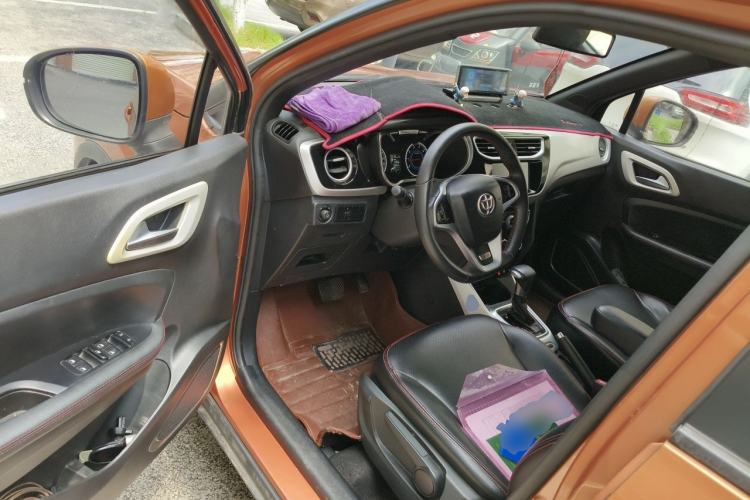 Used Brilliance V3 2015 1.5L Automatic Elite Model Driver Seat