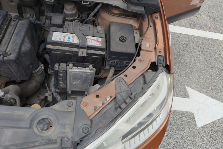 Used Brilliance V3 2015 1.5L Automatic Elite Model Engine Bay Left