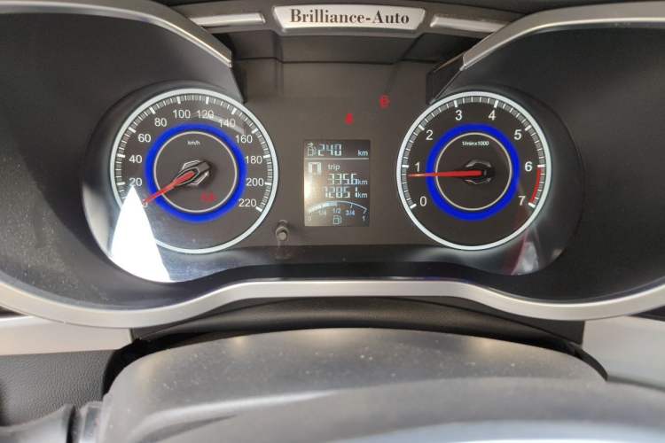 Used Brilliance V3 2015 1.5L Automatic Elite Model Odometer Close Up