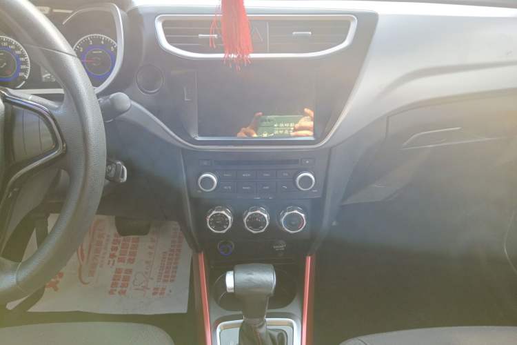 Used Brilliance V3 2015 1.5L Automatic Comfort Edition Audio And AC Panel