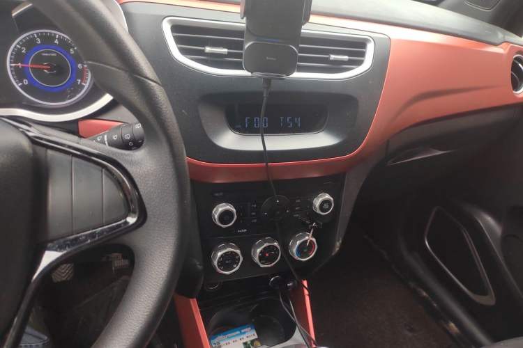 Used Brilliance V3 2015 1.5L Manual Base Version Audio And AC Panel