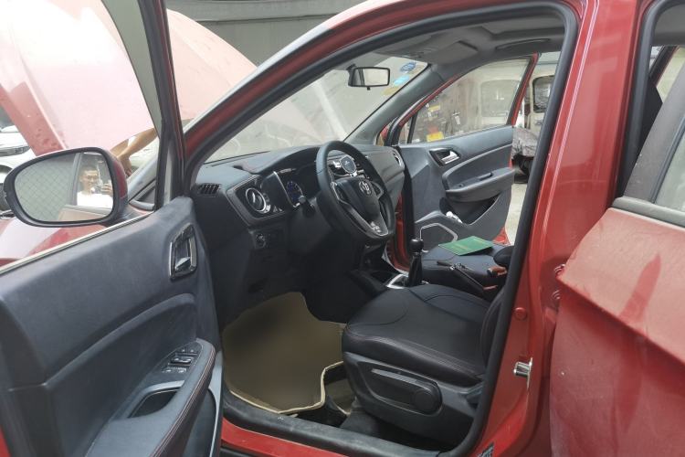 Used Brilliance V3 2015 1.5L Manual Smart Version Driver Seat