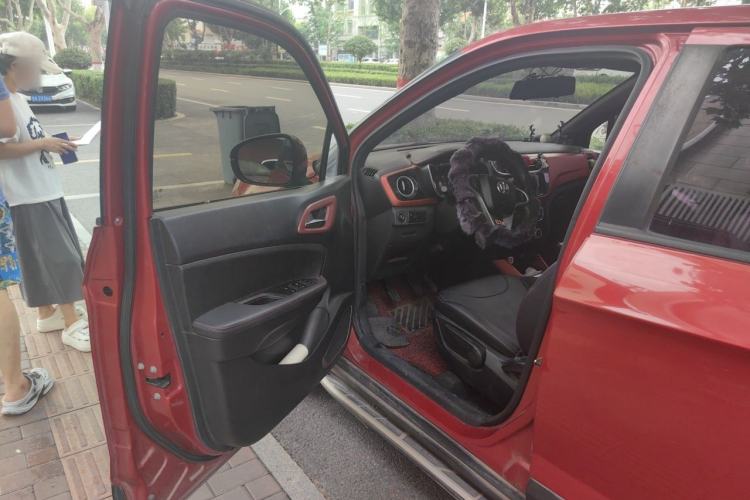 Used Brilliance V3 2015 1.5L Manual Smart Version Driver Seat