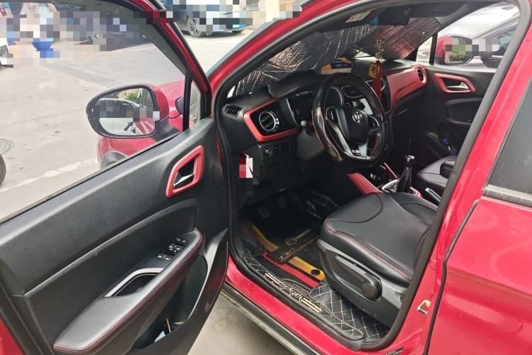 Used Brilliance V3 2015 1.5L Manual Smart Version Driver Seat