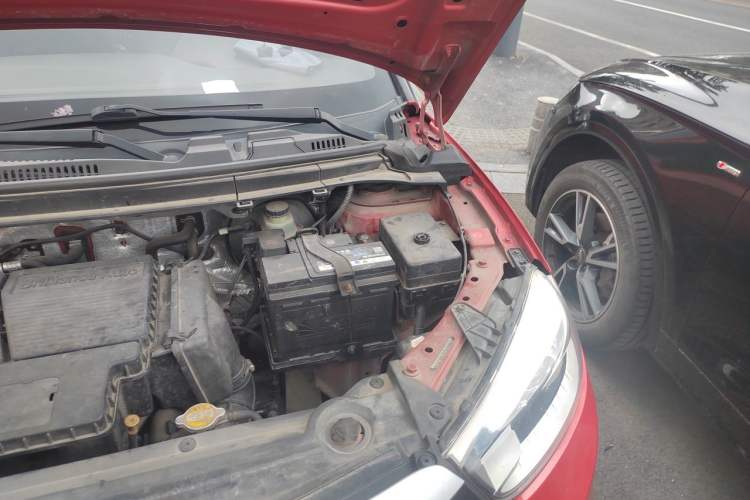 Used Brilliance V3 2015 1.5L Manual Base Version Engine Bay Left