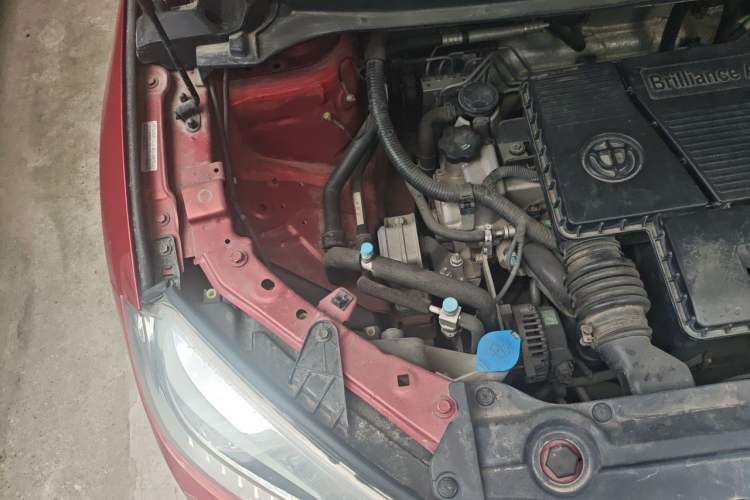 Used Brilliance V3 2015 1.5L Manual Smart Version Engine Bay Right