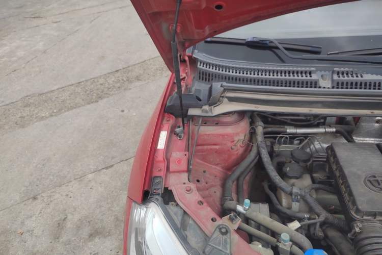 Used Brilliance V3 2015 1.5L Manual Base Version Engine Bay Right