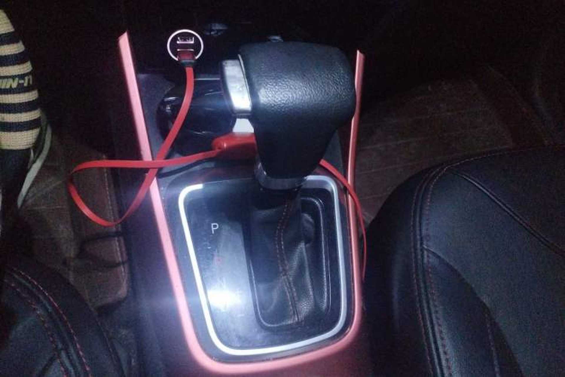 Used Brilliance V3 2015 1.5L Automatic Smart Version Gear Lever