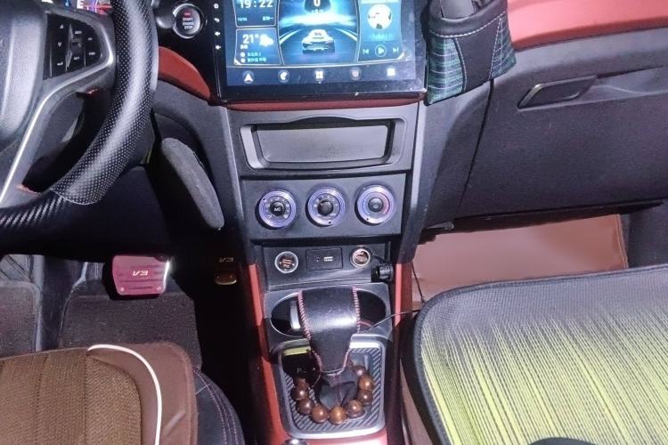 Used Brilliance V3 2015 1.5L Automatic Smart Version Gear Lever