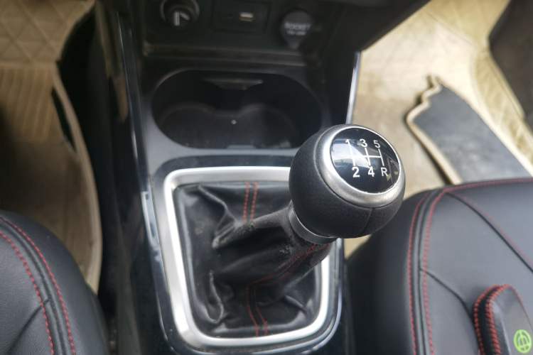 Used Brilliance V3 2015 1.5L Manual Smart Version Gear Lever