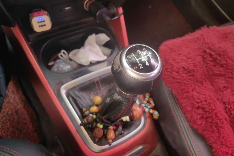 Used Brilliance V3 2015 1.5L Manual Smart Version Gear Lever