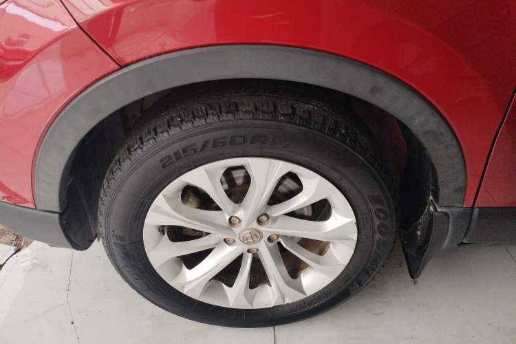 Used Brilliance V3 2015 1.5L Manual Comfort Model Left Front Wheel Hub