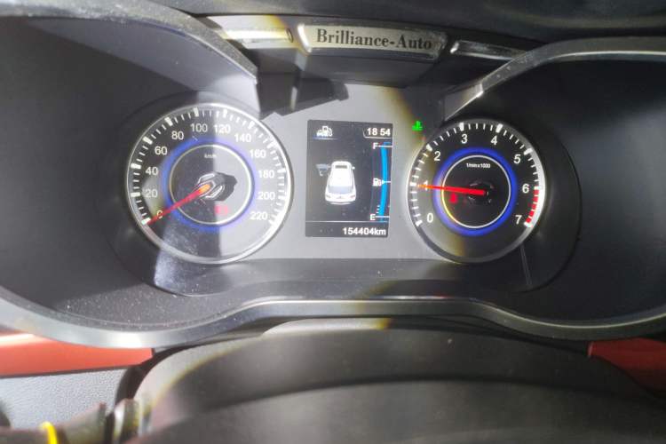 Used Brilliance V3 2015 1.5L Manual Smart Version Odometer Close Up