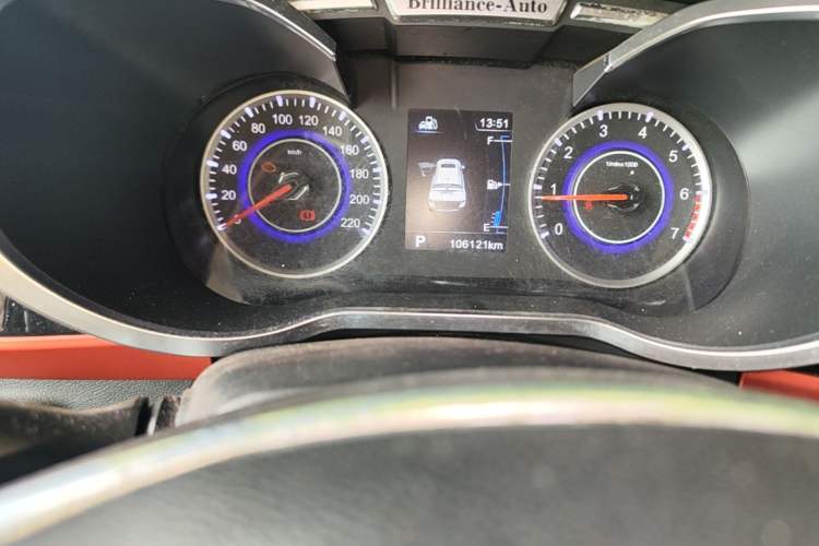 Used Brilliance V3 2015 1.5L Automatic Smart Version Odometer Close Up