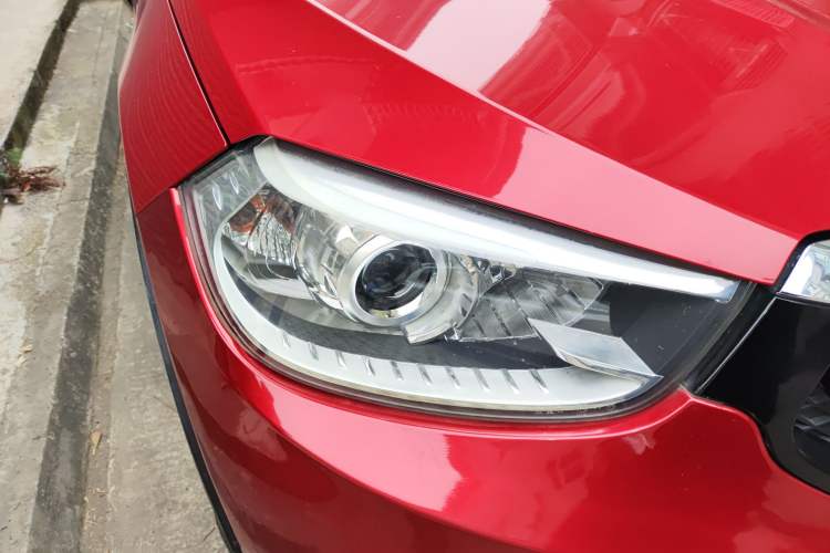 Used Brilliance V3 2015 1.5L Automatic Smart Version Right Front Headlight