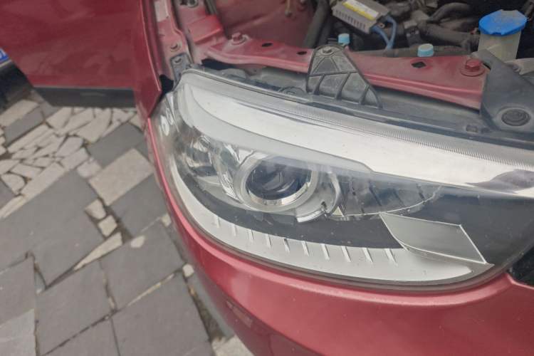 Used Brilliance V3 2015 1.5L Manual Smart Version Right Front Headlight