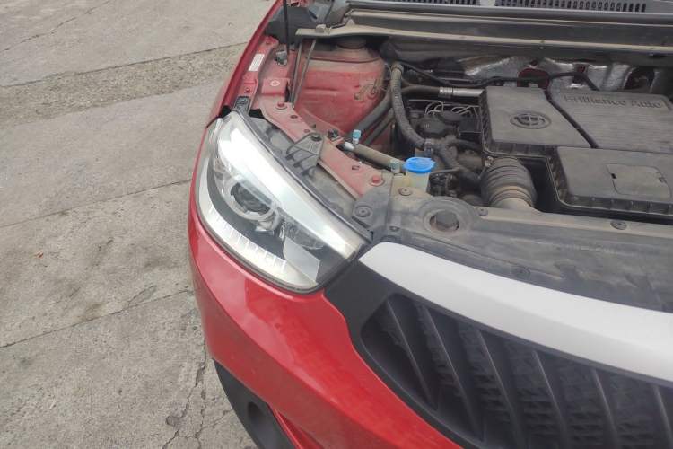 Used Brilliance V3 2015 1.5L Manual Base Version Right Front Headlight