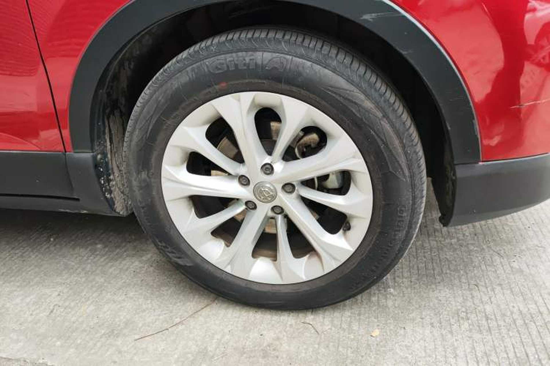 Used Brilliance V3 2015 1.5L Automatic Smart Version Right Front Wheel Hub