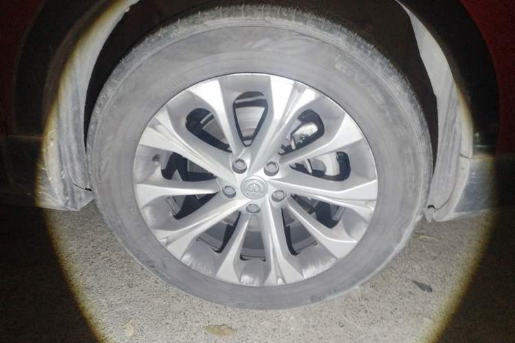 Used Brilliance V3 2015 1.5L Automatic Smart Version Right Front Wheel Hub