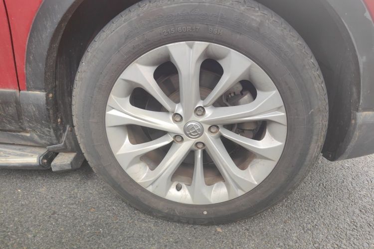 Used Brilliance V3 2015 1.5L Manual Smart Version Right Front Wheel Hub