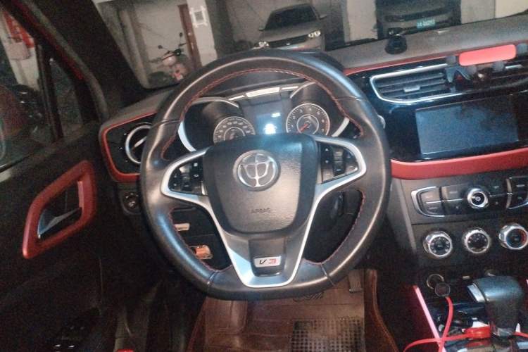 Used Brilliance V3 2015 1.5L Automatic Smart Version Steering Wheel