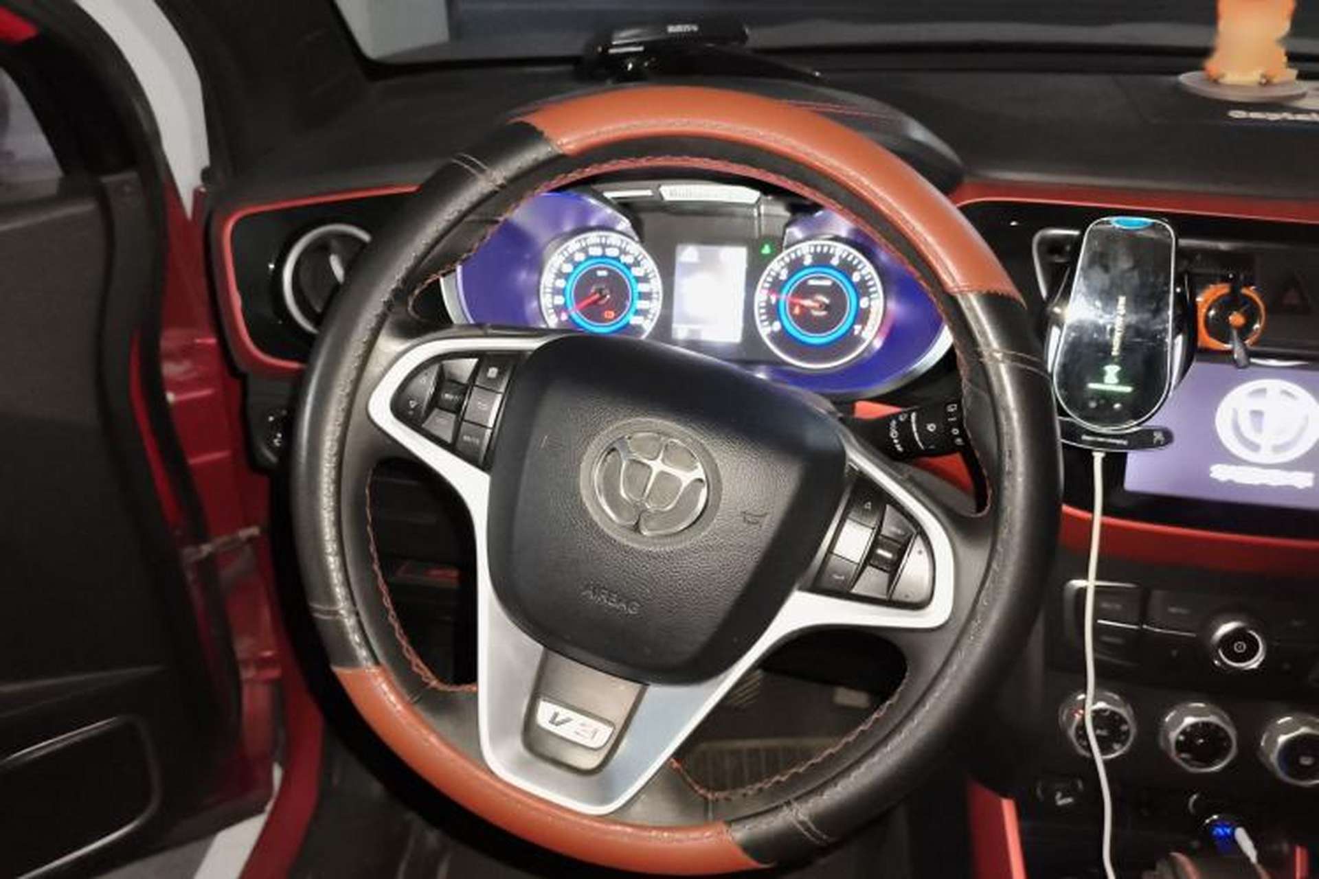 Used Brilliance V3 2015 1.5L Automatic Smart Version Steering Wheel