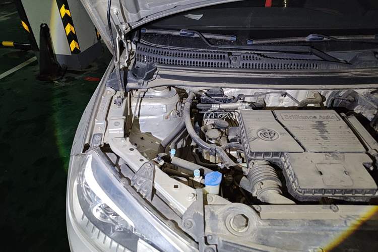 Used Brilliance V3 2015 1.5L Manual Comfort Model Engine Bay Right