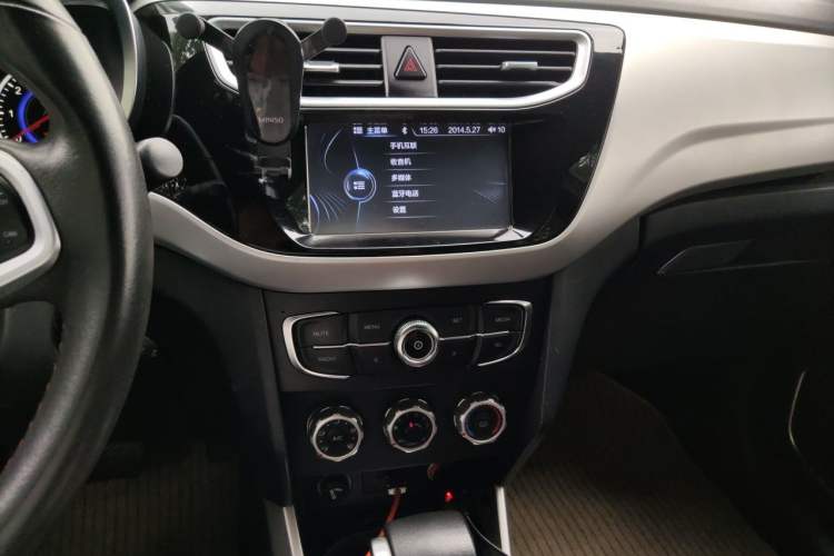 Used Brilliance V3 2015 1.5T Automatic Elite Model Audio And AC Panel