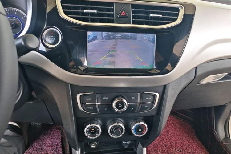Used Brilliance V3 2015 1.5L Manual Smart Version Audio And AC Panel