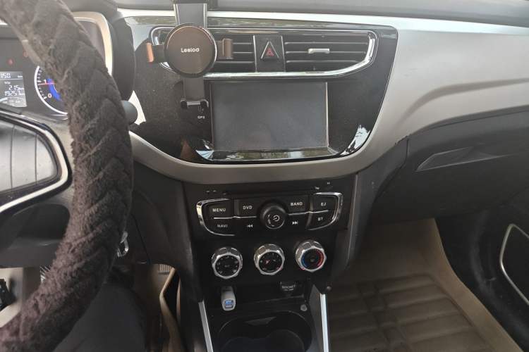 Used Brilliance V3 2015 1.5L Manual Comfort Model Audio And AC Panel
