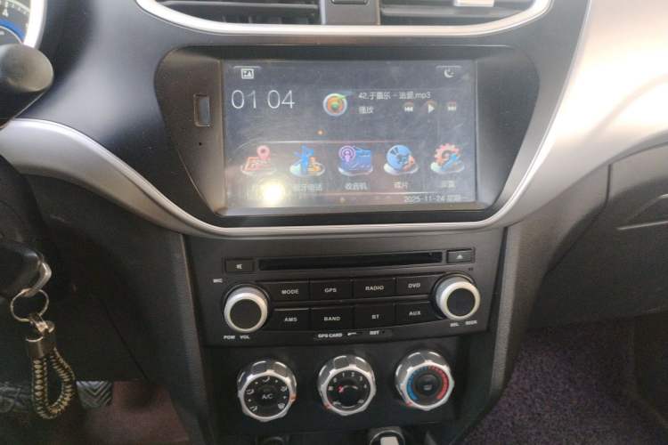 Used Brilliance V3 2015 1.5L Manual Base Version Audio And AC Panel