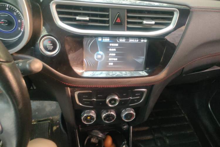 Used Brilliance V3 2015 1.5L Manual Smart Version Audio And AC Panel