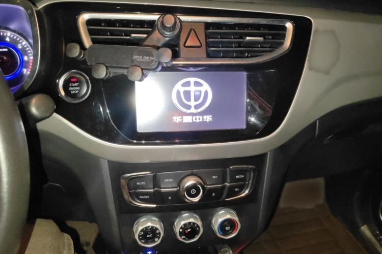 Used Brilliance V3 2015 1.5L Automatic Smart Version Audio And AC Panel