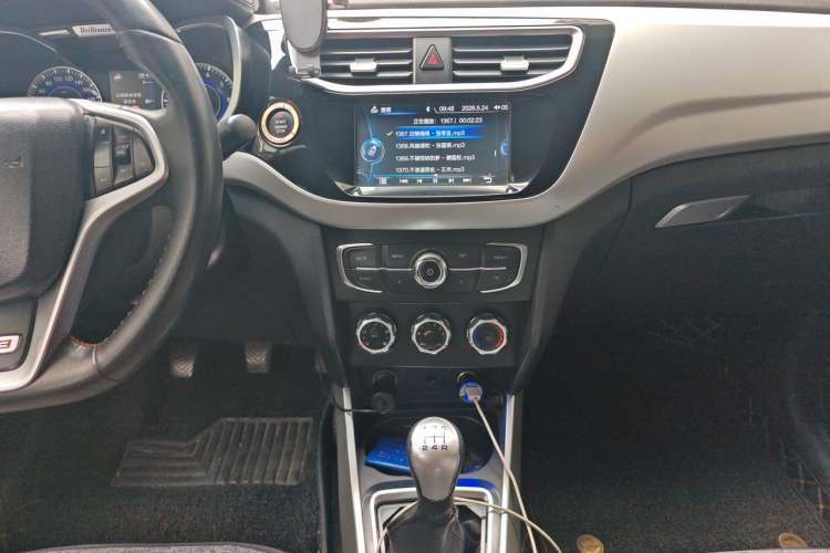 Used Brilliance V3 2015 1.5L Manual Smart Version Audio And AC Panel