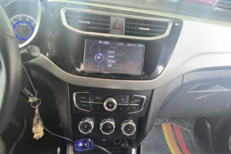 Used Brilliance V3 2015 1.5L Automatic Elite Model Audio And AC Panel