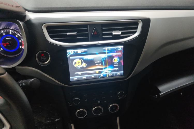 Used Brilliance V3 2015 1.5L Automatic Smart Version Audio And AC Panel