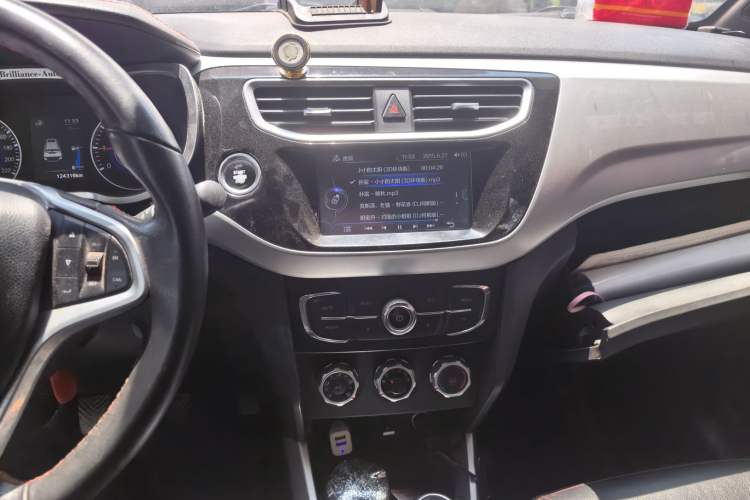 Used Brilliance V3 2015 1.5L Manual Elite Model Audio And AC Panel