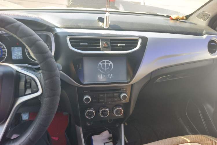 Used Brilliance V3 2015 1.5T Manual Urban Model Audio And AC Panel