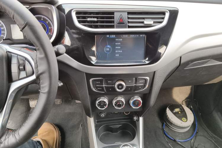 Used Brilliance V3 2015 1.5L Manual Elite Model Audio And AC Panel