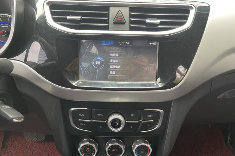 Used Brilliance V3 2015 1.5L Automatic Elite Model Audio And AC Panel